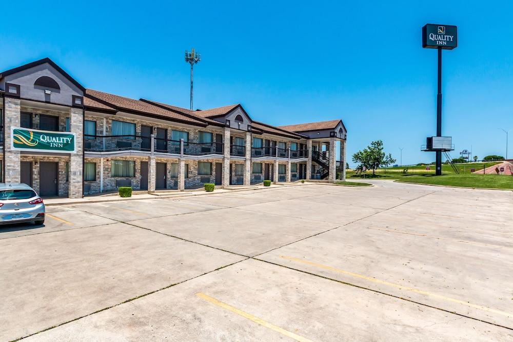 Quality Inn I-10 East Near Frost Bank Center San Antonio Exterior foto